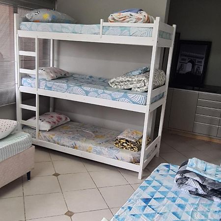 בלומנאו Hostel Oktoberfest Casa Laranja מראה חיצוני תמונה